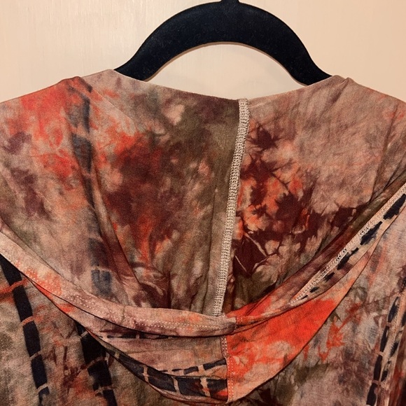 Coin 1804 sleeveless duster with hoodie and pockets size medium/ fall colors - Picture 10 of 10